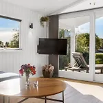Quanna - 450m From The Sea By Interhome Nyaraló *